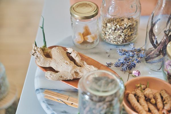 chinese-herbal-medicine-herbs-traditional-holistic-healing
